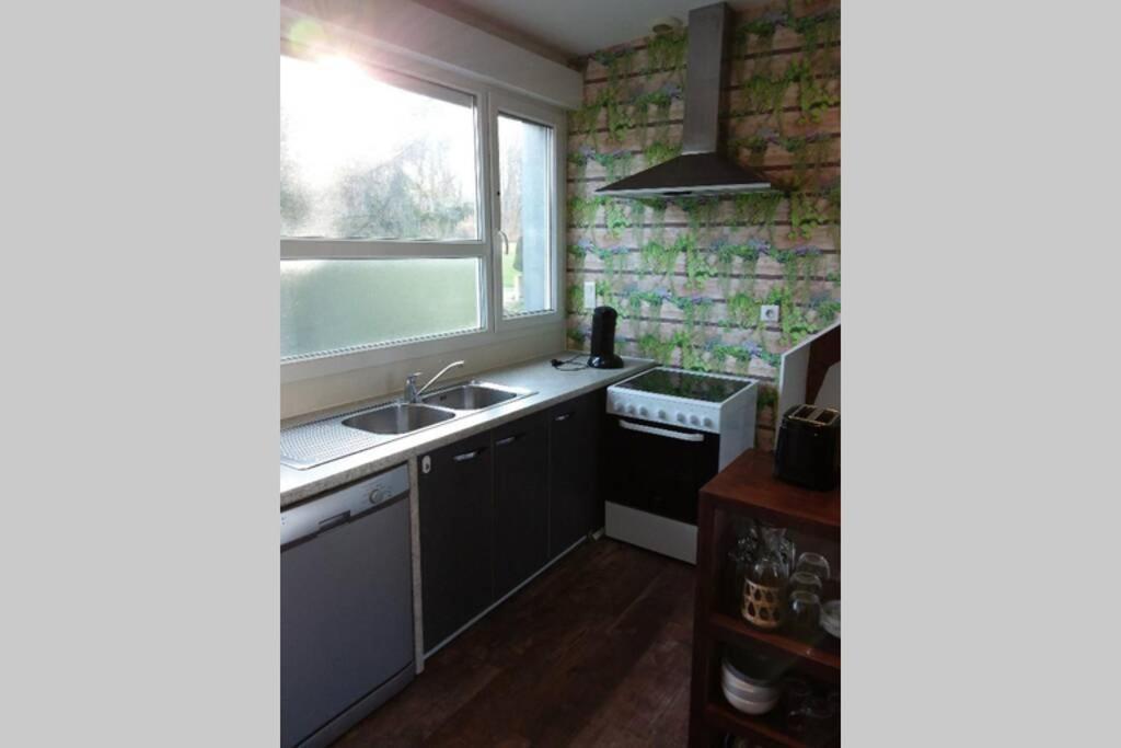 Appartement Lumineux, Calme Et Panoramique !! Pouligney-Lusans المظهر الخارجي الصورة